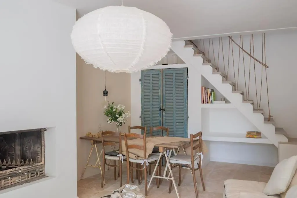 La Suite D'Amour Cucuron : Une Maison De Village. Francie