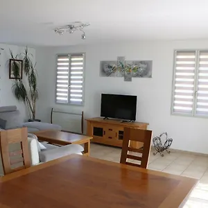 Hébergement de vacances Charmante Maison De Village, Cucuron