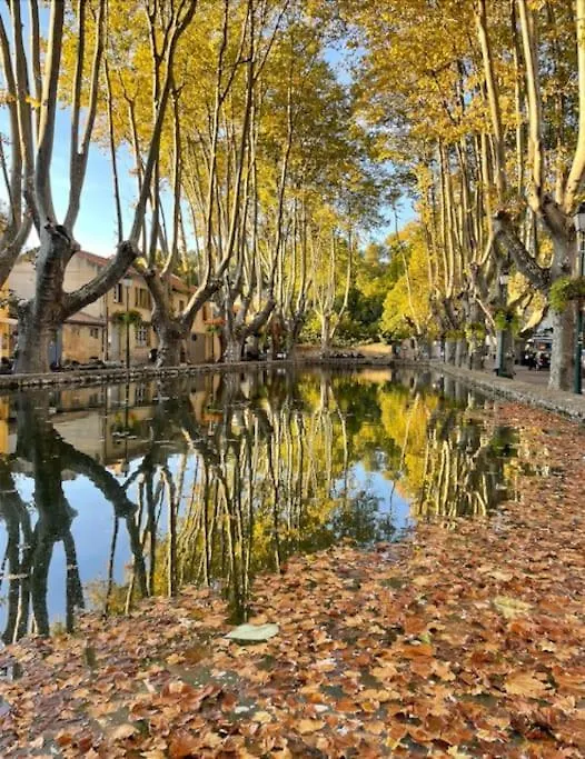 La Suite D'Amour Cucuron : Une Maison De Village. 0*,  France