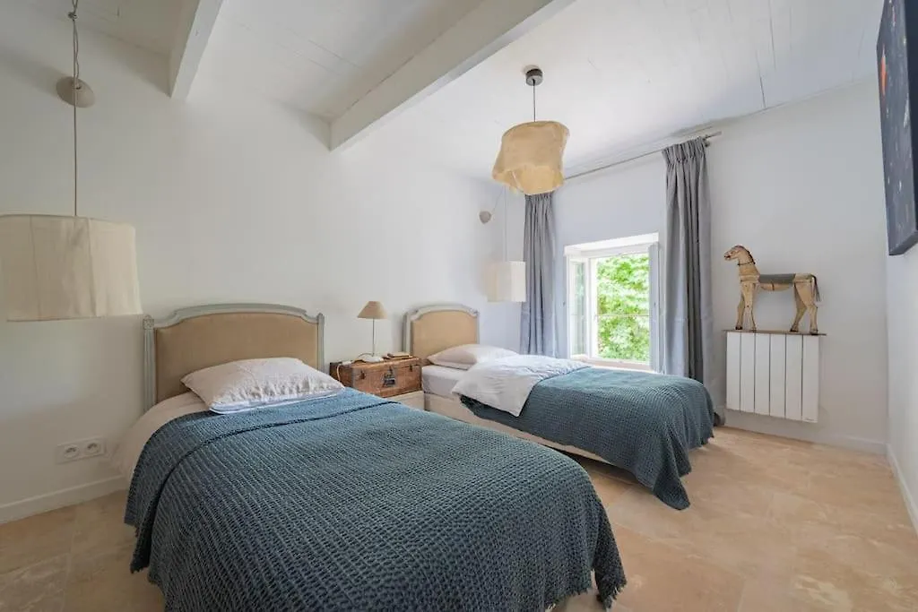 Holiday home La Suite D'Amour Cucuron : Une Maison De Village.